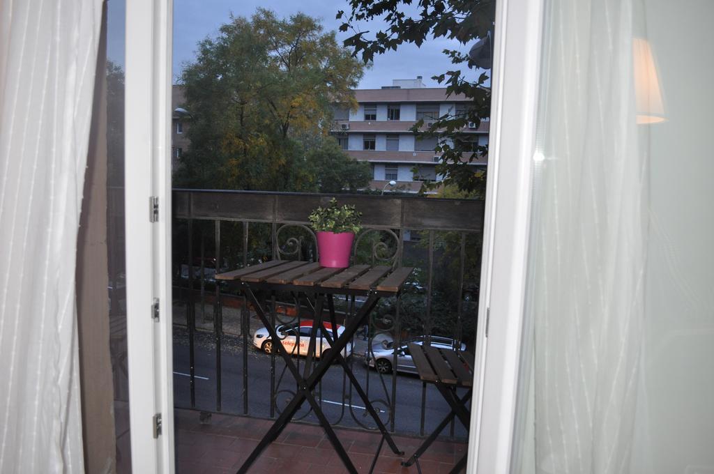Ronda De Segovia Apartment Madrid Exterior photo